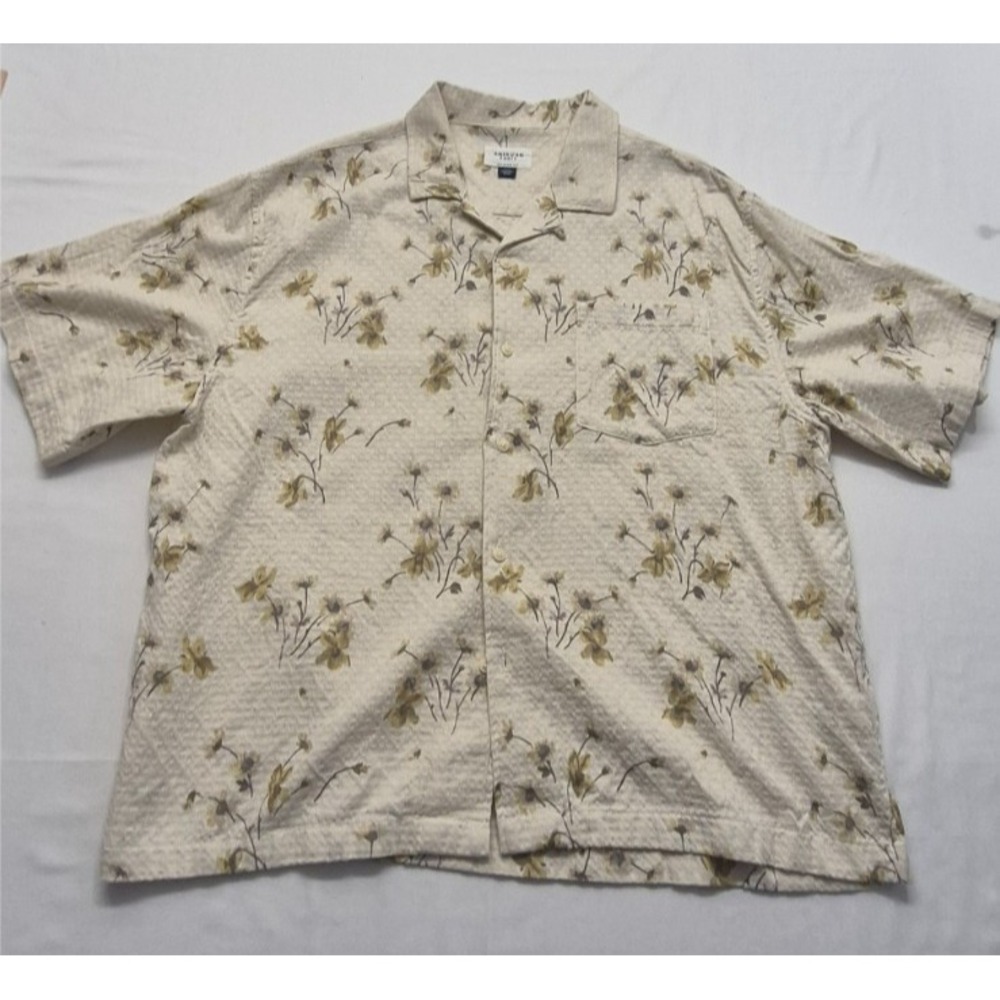 American Eagle mens cream flower print button up short sleeve shirt LG relax fit
